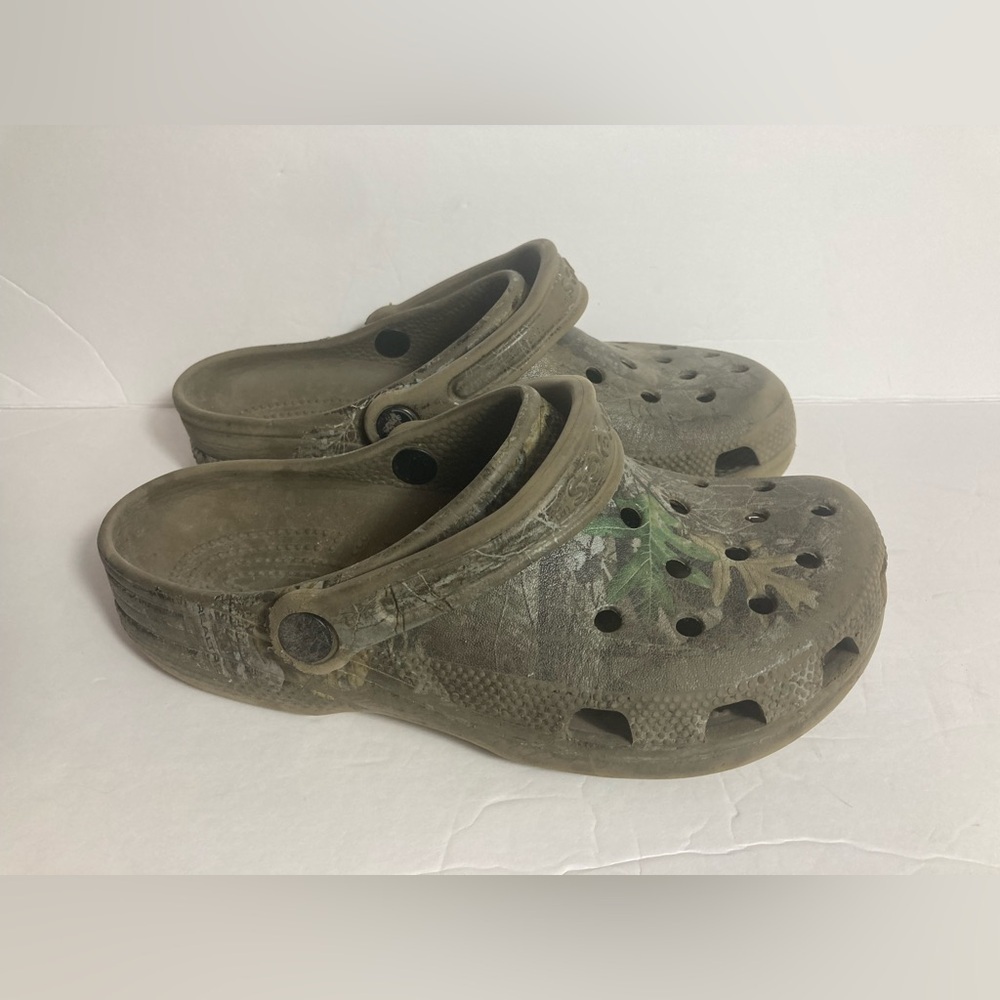Crocs Camo real tree camouflage slides slip on sandals Junior 5 boys